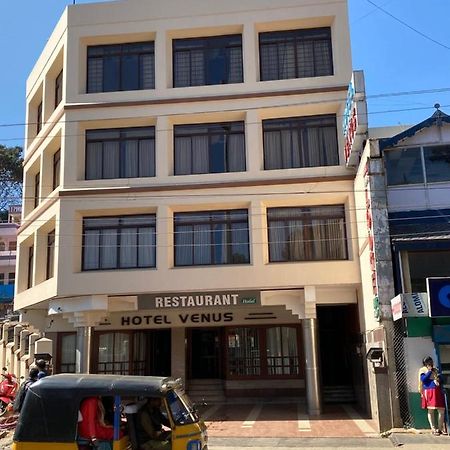 Hotel Venus Ooty Exteriör bild