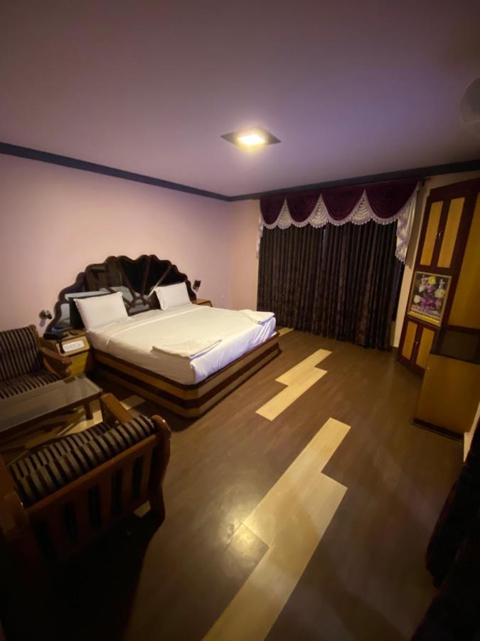 Hotel Venus Ooty Exteriör bild